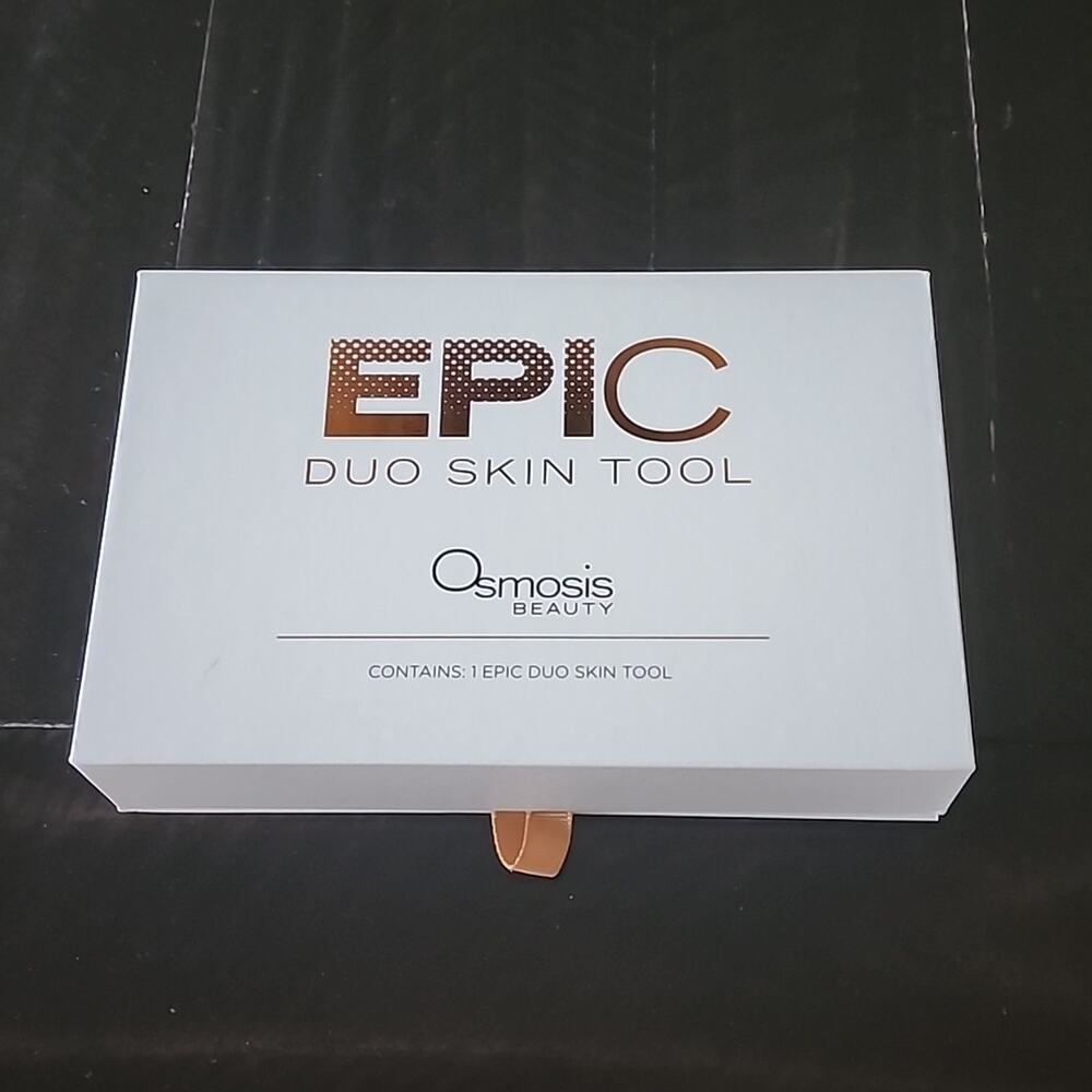 OSMOSIS + BEAUTY Duo Skin Tool Gua Sha With Epic Roller Skincare Tool Rose Gold